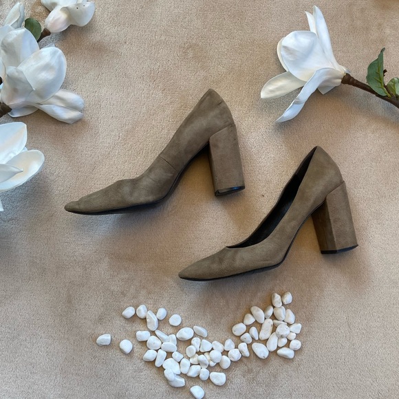 Suede Heels by Kenneth Cole - Picture 3 of 4